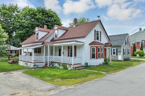12 School St, Gorham, NH, 03581-1641 | Card Image