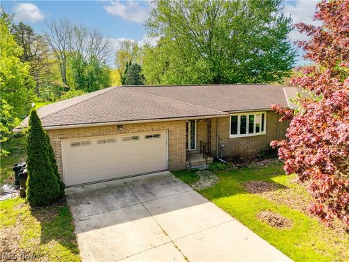 44675 Middle Ridge Rd, Amherst, OH, 44001-2517 | Card Image