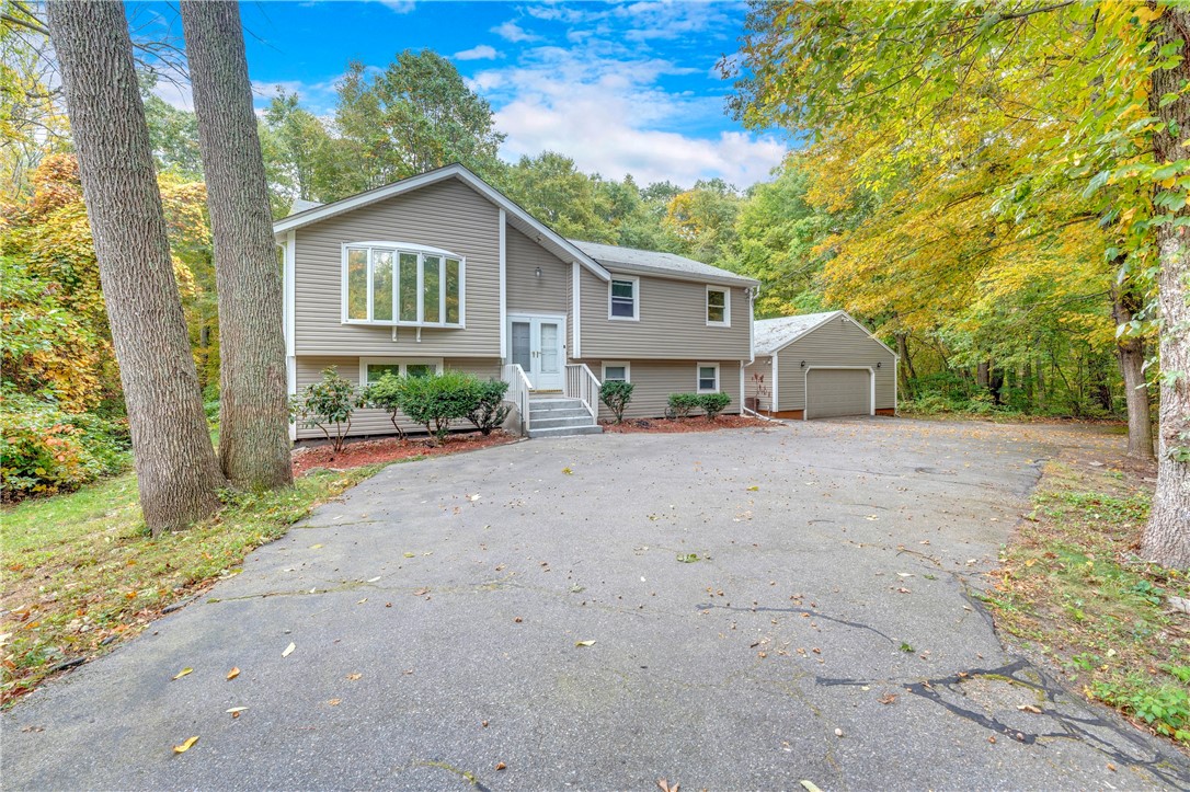 Hartford Pike, North Scituate, RI 02857