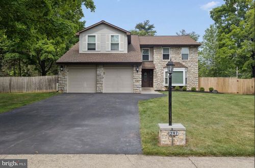 1297 Quarry Commons Dr, Yardley, PA, 19067-4032 | Card Image