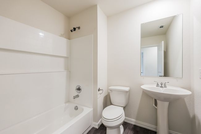 1300 N Brazos Ave, House other with 3 bedrooms, 4 bathrooms and null parking in Cleburne TX | Image 13