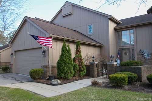 37860 N Laurel Park Dr, Livonia, MI, 48152-2667 | Card Image