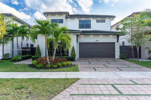 8814 Nw 154th Ter, Miami Lakes, FL, 33018-1407 | Card Image