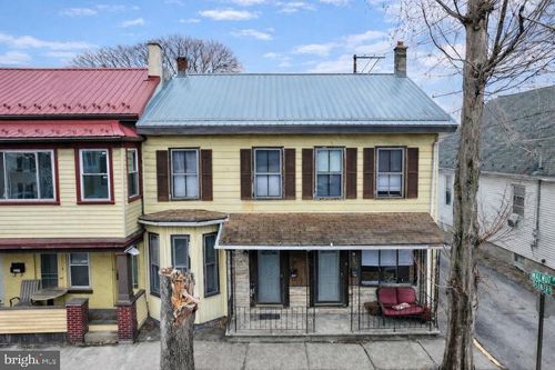 230 Walnut St, Sunbury, PA, 17801-3122 | Card Image