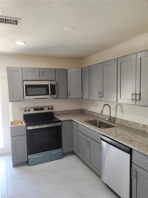 61-11459 Summerwinds Ct, Fort Myers, FL, 33908 | Card Image