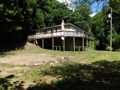 177 Cane Mill Branch Rd, Evarts, KY, 40828-6530 | Card Image