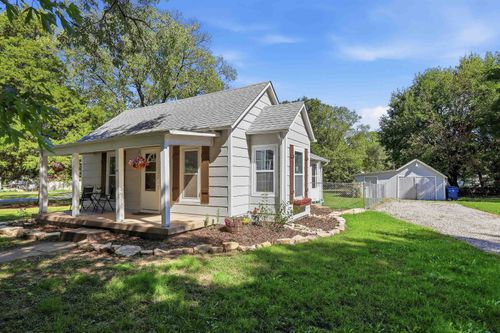 228 N Willow St, Douglass, KS, 67039-8650 | Card Image