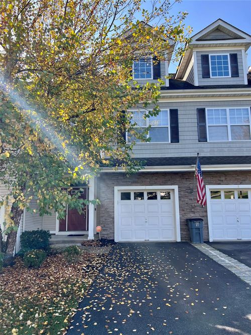 3 Country Club Dr, Middletown, NY, 10940-2660 | Card Image