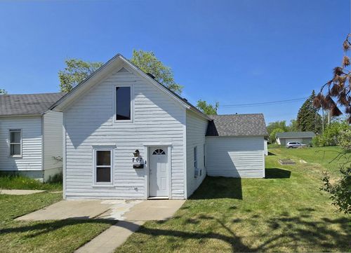 707 Irvine Ave Nw, Bemidji, MN, 56601-2928 | Card Image
