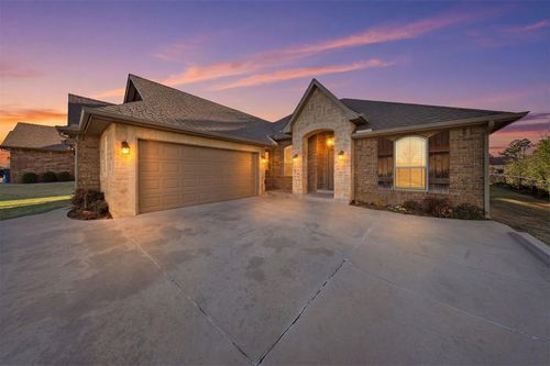 2951 Maupin St, Choctaw, OK, 73020-8807 | Card Image