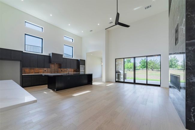 125 Azalea Loop, House other with 3 bedrooms, 3 bathrooms and 3 parking in Horseshoe Bay TX | Image 9