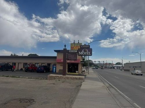 75 Center St, Rock Springs, WY, 82901-5121 | Card Image