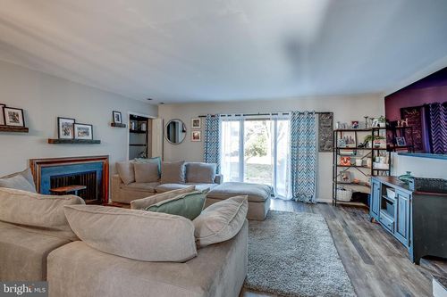 3 Crofton Cmns, CHERRY HILL, NJ, 08034-1141 | Card Image