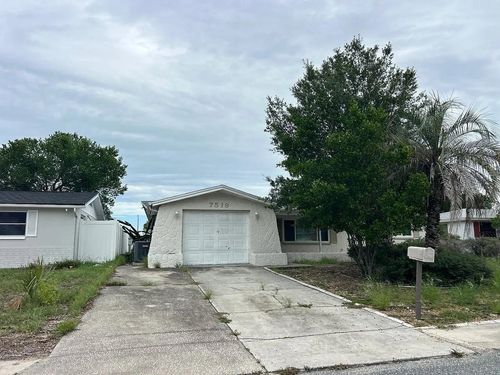 7519 Kensico Dr, PORT RICHEY, FL, 34668-1034 | Card Image