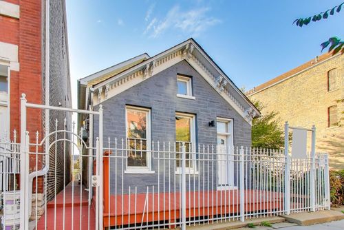 2006 S Throop St, Chicago, IL, 60608-5795 | Card Image
