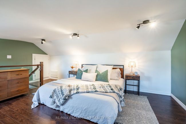 114 London St N, House other with 3 bedrooms, 2 bathrooms and 2 parking in Hamilton ON | Image 25