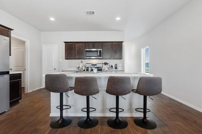 spacious island w/o cooktop | Image 10