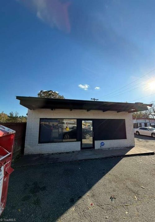 3200 E Bessemer Ave, Greensboro, NC, 27405-7508 | Card Image