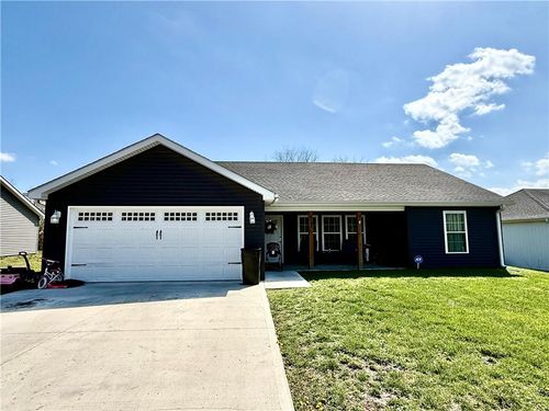 913 Hubbell St, Richmond, MO, 64085-2442 | Card Image