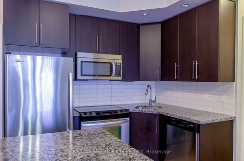 2501-28 Linden St, Toronto, ON, M4Y0A4 | Card Image