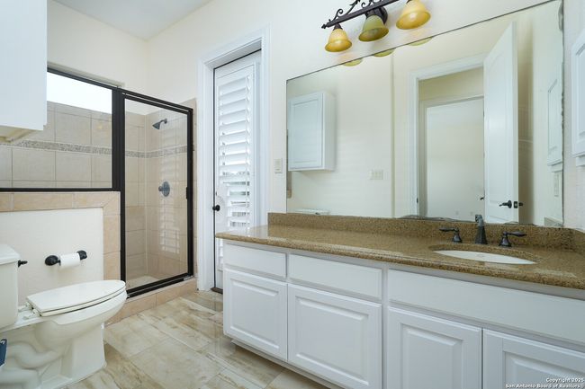 22718 Fossil Peak, House other with 4 bedrooms, 5 bathrooms and null parking in San Antonio TX | Image 22