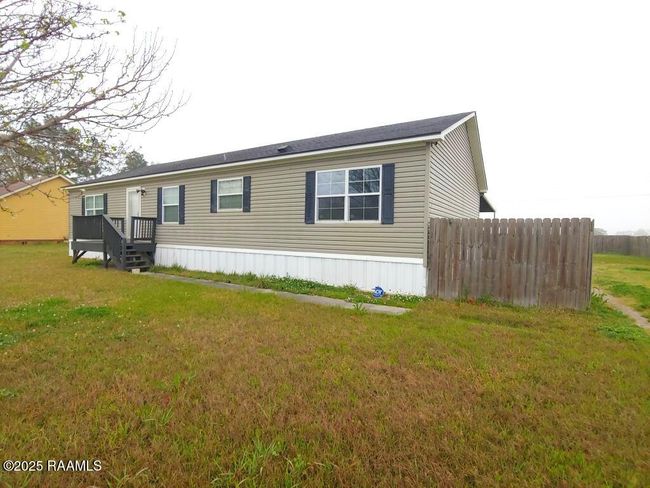 25 Front View | Image 25