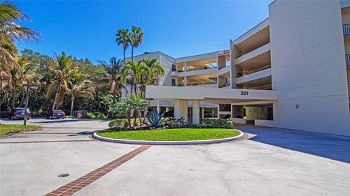 213-221 Ne Plantation Rd, Stuart, FL, 34996-4470 | Card Image