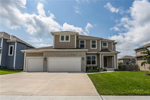 28501 W 161st Ter, Gardner, KS, 66030-4505 | Card Image