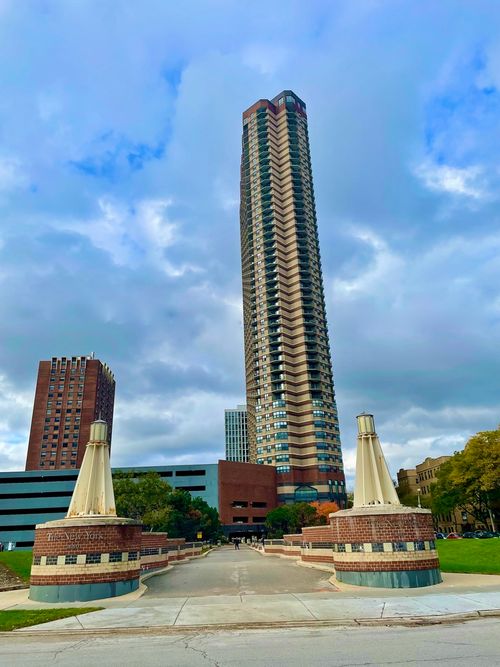2513-3660 N Lake Shore Drive W, Chicago, IL, 60613 | Card Image