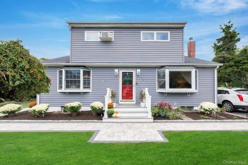 70 Fanning Ave, Hampton Bays, NY, 11946-1838 | Card Image