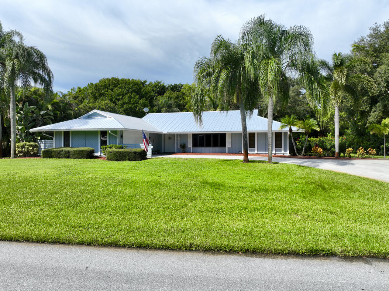 Canoe Pl, Palm City, FL 34990