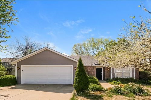 1003 Stone Brook Ln, Grain Valley, MO, 64029-8402 | Card Image