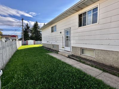 4705 46 Ave, Home with 3 bedrooms, 1 bathrooms and 2 parking in Mayerthorpe AB | Image 3