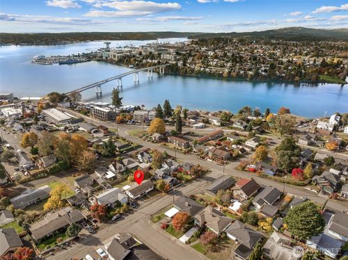 2013 E 16th St, Bremerton, WA, 98310-4411 | Card Image