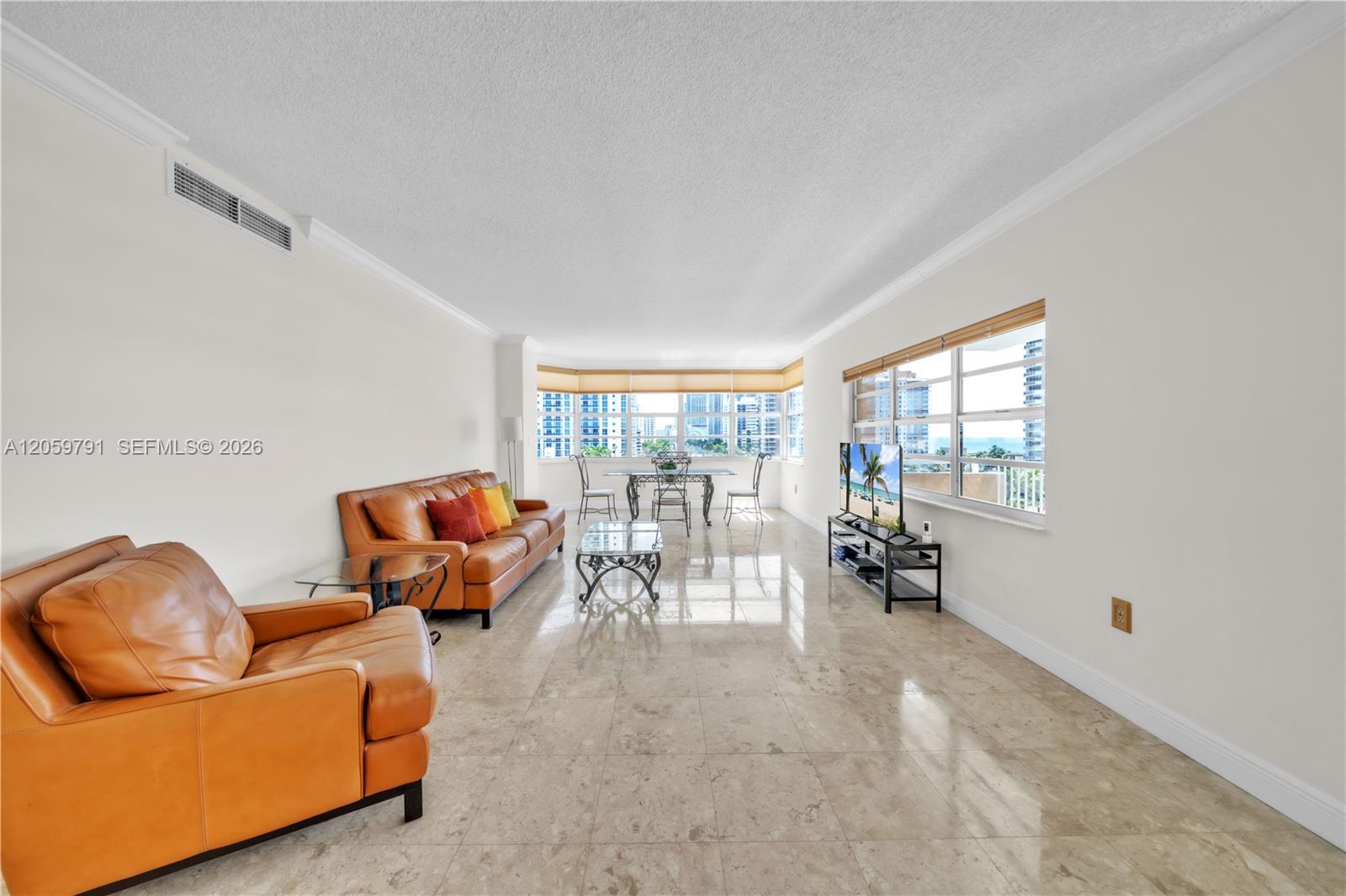 Residential Lease in Hallandale Beach