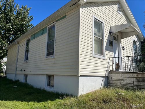 4045 Walsh St, Saint Louis, MO, 63116-3352 | Card Image