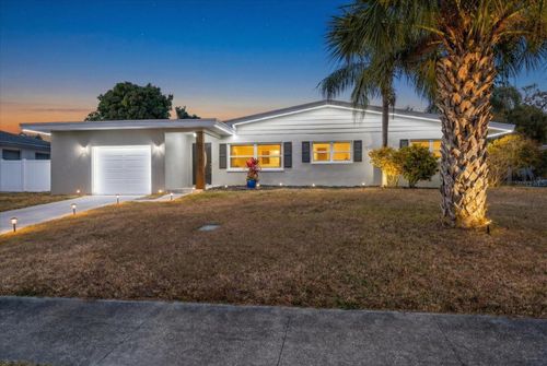 2239 Duncan Dr, BELLEAIR BLUFFS, FL, 33770-4910 | Card Image