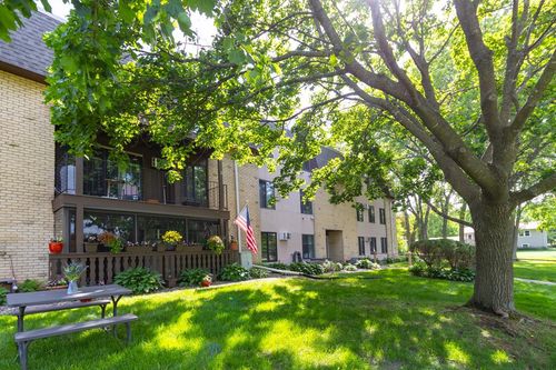 708-3431 Kent St, Shoreview, MN, 55126-4098 | Card Image
