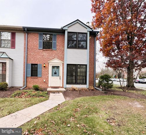 1 Lyon Ln, FRANKLIN PARK, NJ, 08823-1332 | Card Image