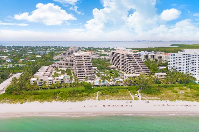 APT-174 - 201 Crandon Blvd, Townhouse with 4 bedrooms, 7 bathrooms and null parking in Key Biscayne FL | Image 68