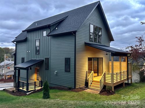 135 Swannanoa Ave, Asheville, NC, 28806-4457 | Card Image