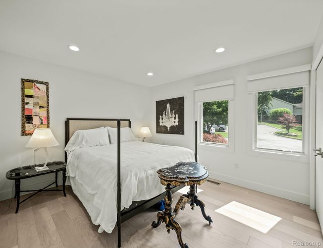 24-web-or-mls-P2199413.jpg | Image 22