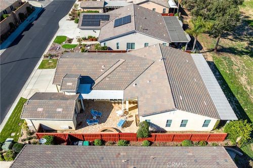 570 Olazabal Dr, Hemet, CA, 92545-9333 | Card Image