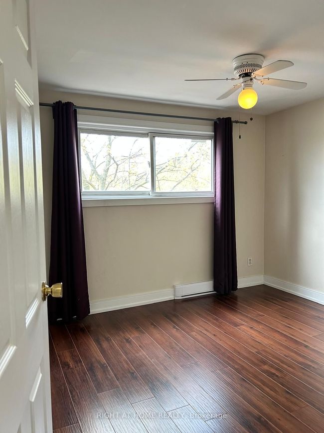 2 - 1666 Queen St E, Condo with 3 bedrooms, 2 bathrooms and 1 parking in Toronto ON | Image 17