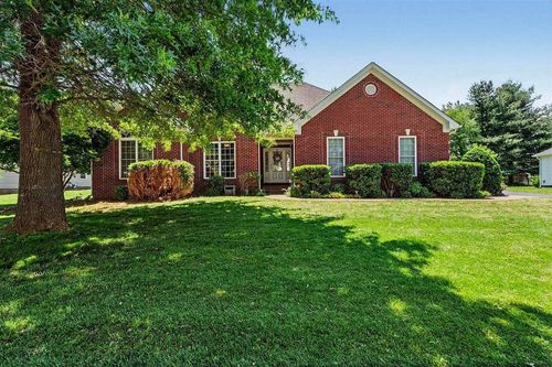829 Divot Cir, Bowling Green, KY, 42104-5563 | Card Image