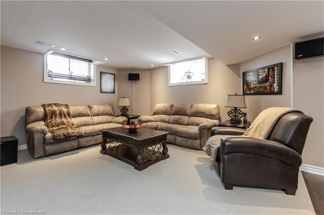 264 Dorchester Dr, House other with 5 bedrooms, 4 bathrooms and 4 parking in Grimsby ON | Image 37