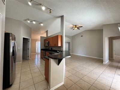 817 Highland Crest Loop, House other with 3 bedrooms, 2 bathrooms and null parking in Lake Wales FL | Image 2