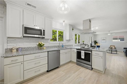 444 Bamboo Ln, Virginia Beach, VA, 23452-4428 | Card Image