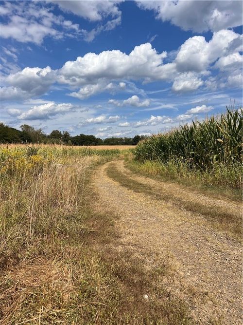 82 Mowry Rd, Clarksburg, PA, 15725-7765 | Card Image