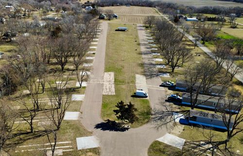 210 12th St, Clay Center, KS, 67432-3608 | Card Image